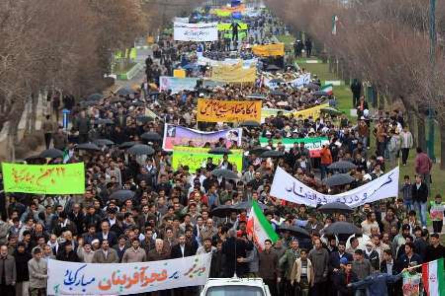 ایمن سازی معابر شهری پایتخت در مسیر راهپیمایی ۲۲ بهمن